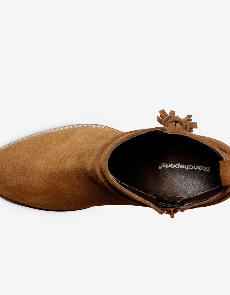 Boots en croûte de cuir à talon et pompons, beige foncé Boots en croûte de cuir à talon et pompons, beige foncé, hi-res image number 2