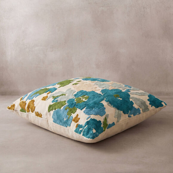 Coussin brod&eacute; multicolore Andr&eacute;a (&eacute;cru / bleu)