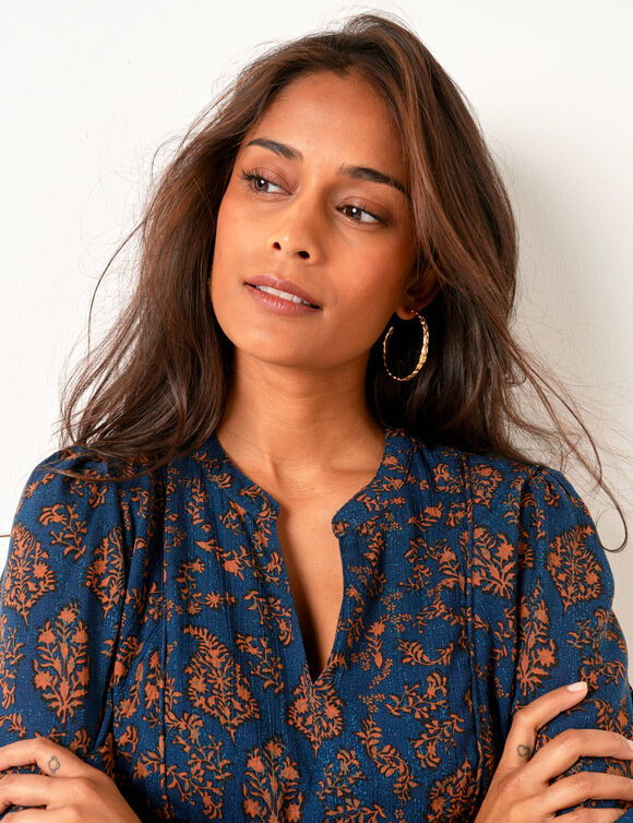Robe housse col mao, cr&eacute;pon imprim&eacute; (bleu / chocolat)