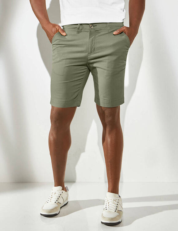 Bermuda chino ceinture arrondie sous le ventre (kaki clair)