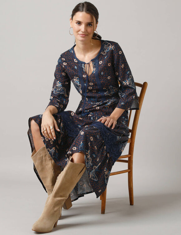 Robe longue imprimée, manches 3/4, détails macramé (marine)