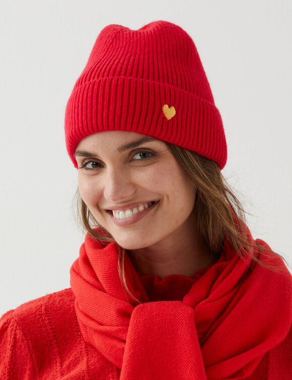 Bonnet en maille, d&eacute;tail coeur brod&eacute; brillant (rouge)