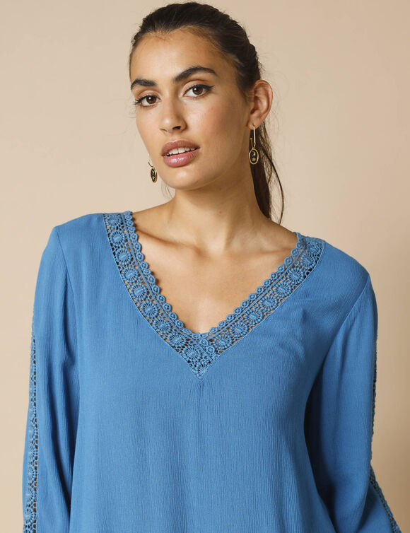 Tunique col V macramé, manches longues, crépon (bleu)