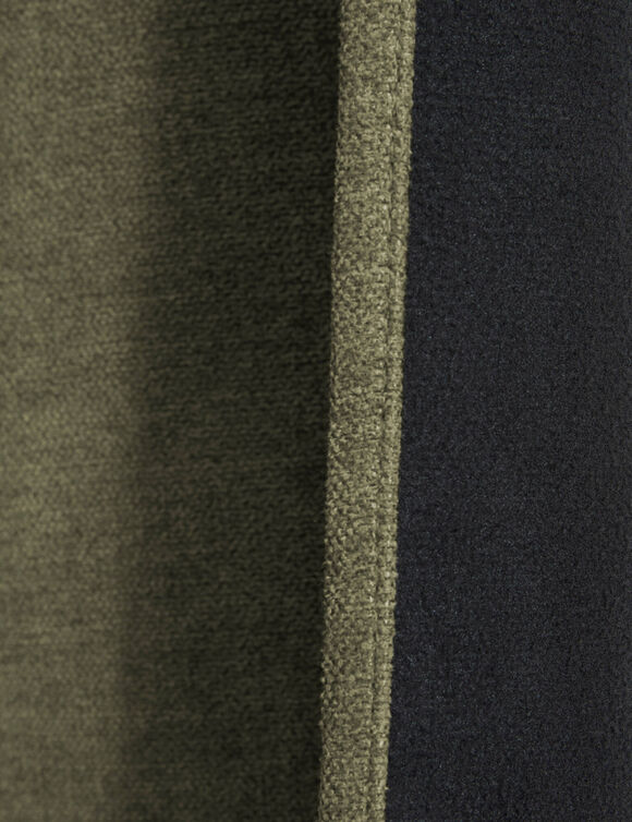 Verduisterend en isolerend gordijn, afgewerkt met oogringetjes (kaki)