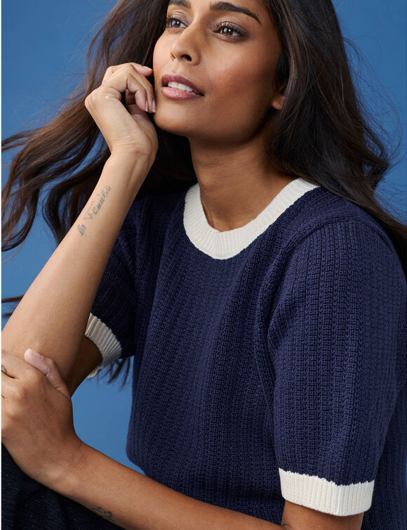 Pull bicolore manches coudes, maille fantaisie en coton (marine / &eacute;cru)