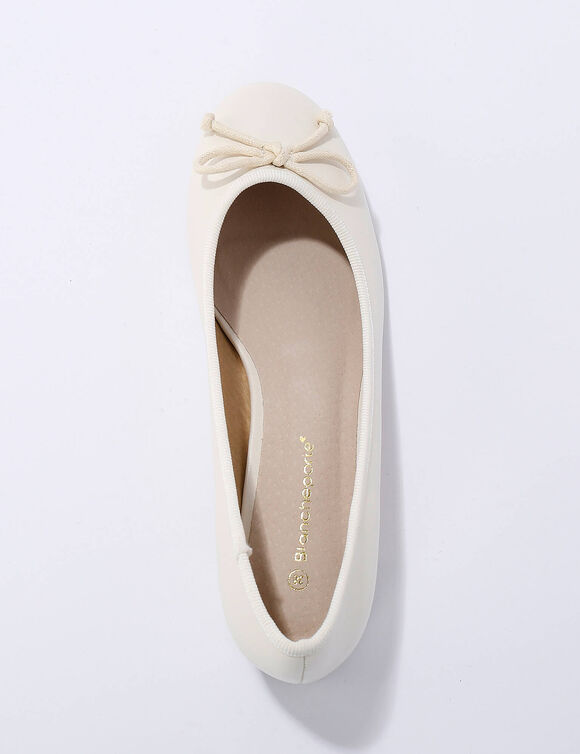 Ballerina's met laag hakje (cr&egrave;me)