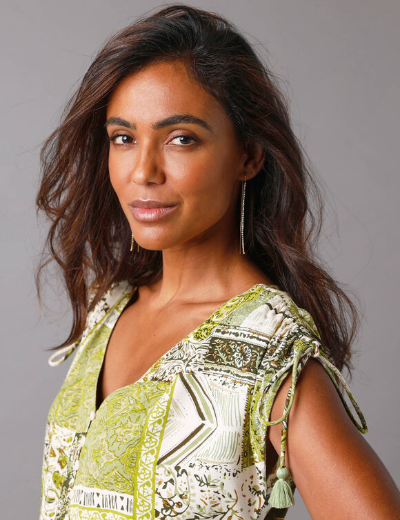 Robe mi-longue imprim&eacute;e, manches courte (kaki / vert mousse)