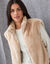 Veste sans manches zipp&eacute;e, mati&egrave;re duveteuse (beige)