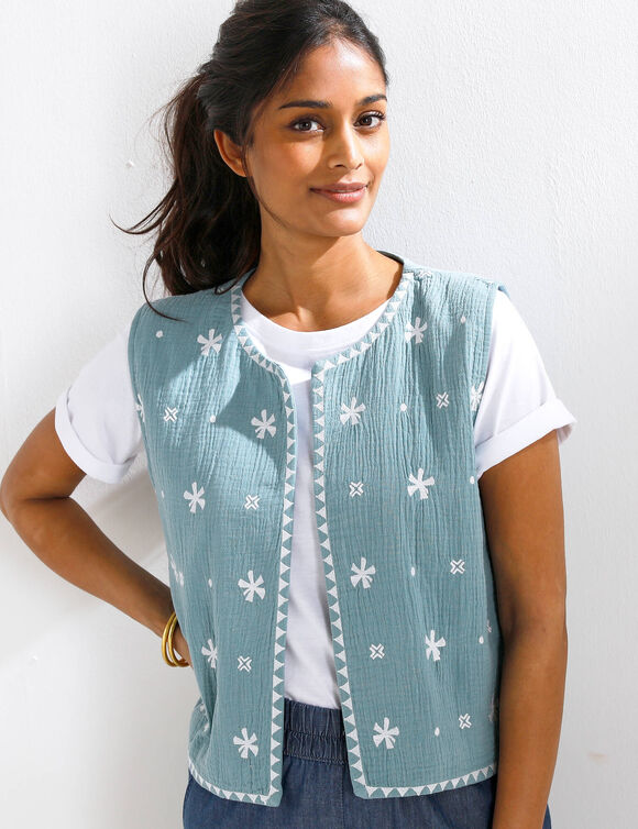 Veste brod&eacute;e sans manches, gaze de coton (bleu gris&eacute; / &eacute;cru)