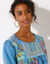 Blouse imprimée fleurs, détails brodés (bleu / corail)