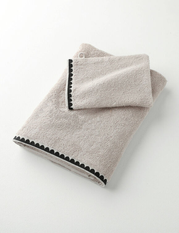 Serviettes de bain finition broderie fantaisie - 420g/m2 (sable)