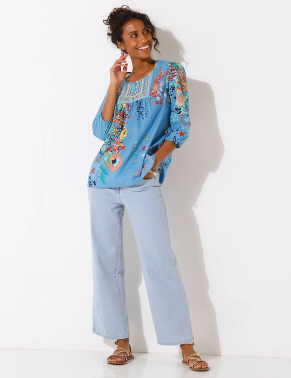 Blouse imprimée fleurs, détails brodés (bleu / corail)