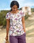 T-shirt col rond imprimé tropical (écru / violine)