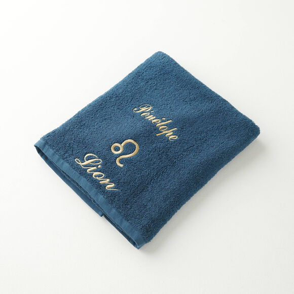 Serviettes de bain brodées Lion personnalisable - 420g/m2 (pauwblauw)