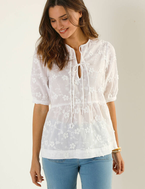 Blouse &agrave; nouettes, brod&eacute;e fleurs 3D (blanc)