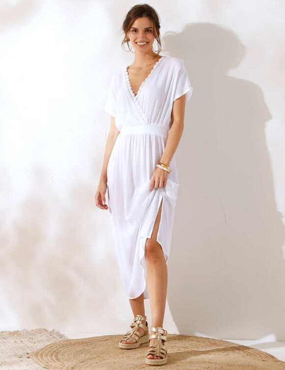 Robe longue cr&eacute;pon, d&eacute;tail macram&eacute; (blanc)