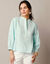 Blouse brodée, double gaze de coton (vert / écru)