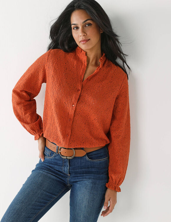 Blouse col montant volantée, dentelle (caramel)