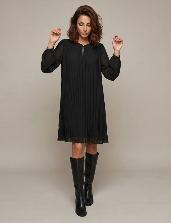 Robe courte &eacute;vas&eacute;e unie, voile pliss&eacute; (noir)