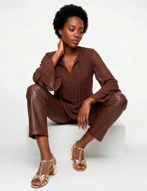 Blouse met een baskisch motief met ruches, effen voile (chocolade)