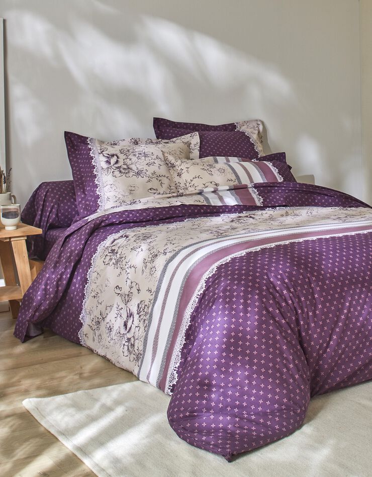Bedlinnen Gabrielle in flanel met bloemenprint en kant (pruim)