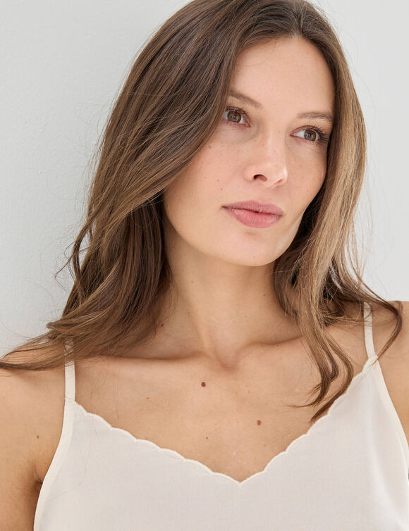 Caraco col V festonn&eacute;, uni (&eacute;cru)