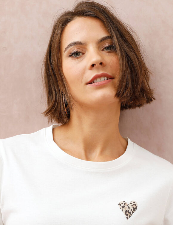 T-shirt manches courtes &agrave; revers, motif coeur (&eacute;cru)