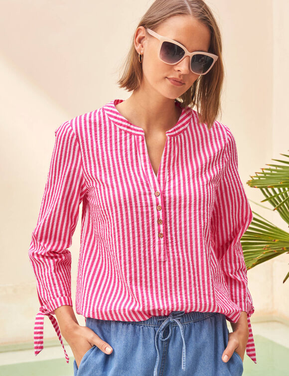 Blouse ray&eacute;e en seersucker, nouettes aux manches (roze)