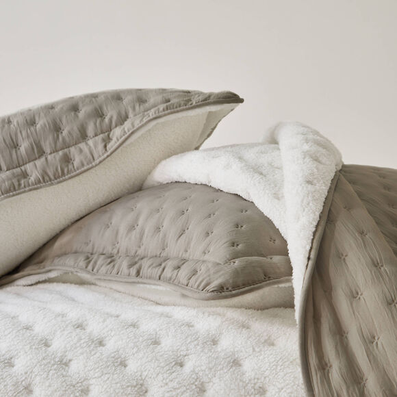 Couvre-lit réversible microfibre matelassée/sherpa (beige)