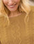 Pull col rond, maille torsad&eacute;e (curry)