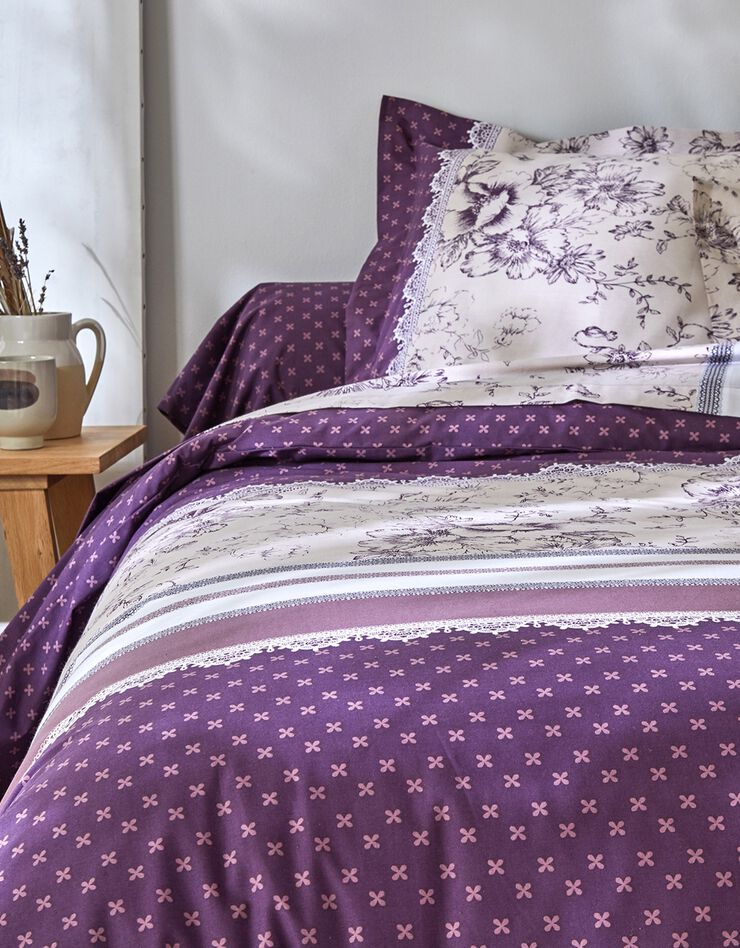 Bedlinnen Gabrielle in flanel met bloemenprint en kant (pruim)
