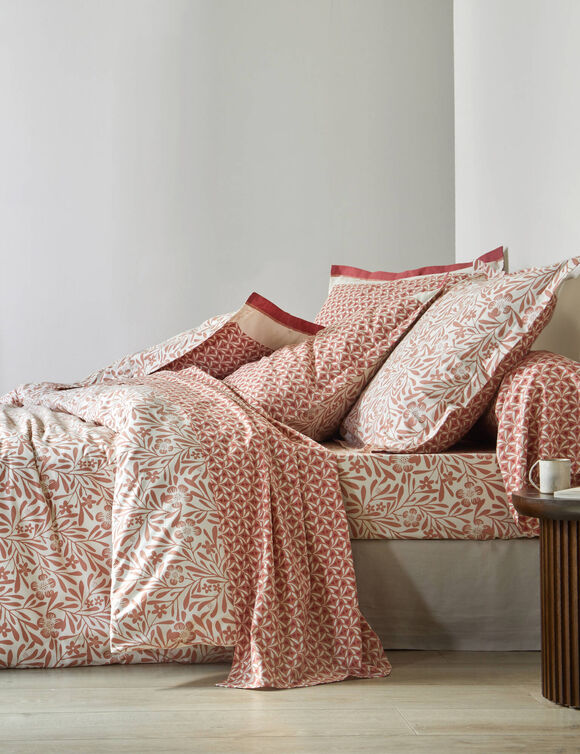 Linge de lit Clarisse en coton imprimé (bois de rose)