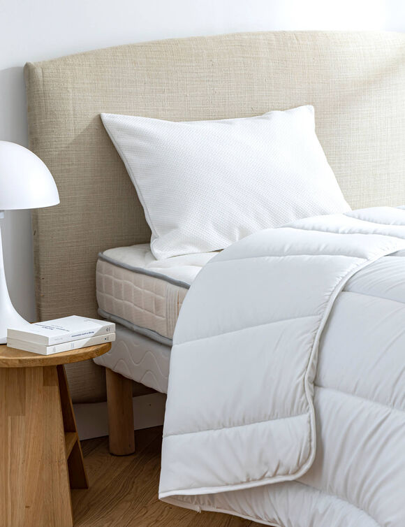 Sous-taie prot&egrave;ge-oreiller matelass&eacute;e qualit&eacute; h&ocirc;tellerie  (blanc)