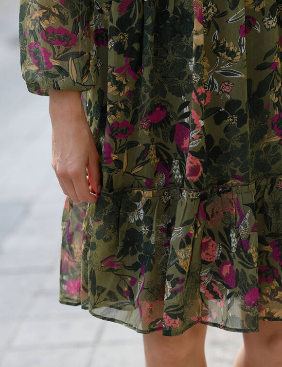 Robe col fendu imprimée, voile (vert olive / kaki)