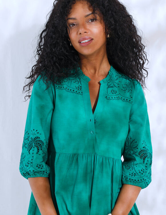 Robe longue broderie anglaise, manches 3/4 blousantes (vert émeraude)