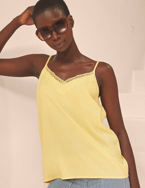 Caraco col V macram&eacute;, bretelles r&eacute;glables (jaune)