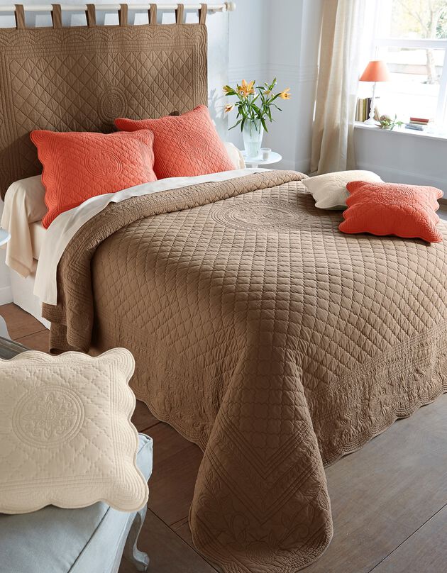 Couvre-lit uni style boutis Cassandre (taupe)