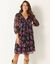 Jurk met plooien, voile met bloemenprint (zwart / paars)