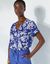 Bloes in viscose met knoopsluiting en bloemenprint, korte mouwen (felblauw / wit)