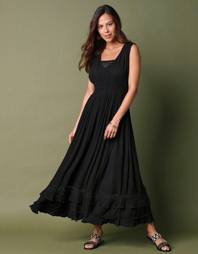 Lange jurk met stroken, in crepon en macramé (zwart)