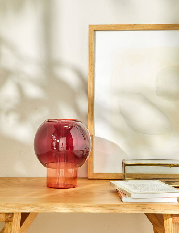Vase boule en verre teinté, hauteur 17 cm (grenat)