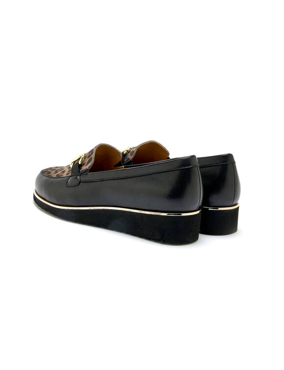 Mocassins compens&eacute;s &agrave; mors en cuir et motif l&eacute;opard (noir / beige)
