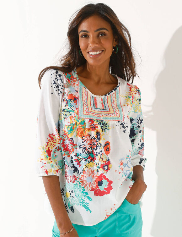 Blouse imprimée fleurs, détails brodés (blanc / vert menthe)