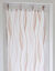 Glasgordijn in bedrukte voile met golvenmotief, afgewerkt met lusjes (terracotta)