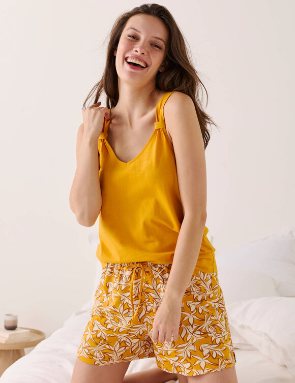 Pyjama short imprim&eacute; tropical avec bretelles fronc&eacute;es (safran)