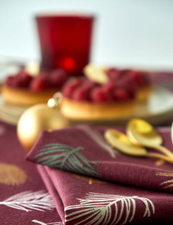 Tafellaken met goudkleurige bladerenprint (wijnrood)
