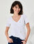 T-shirt met V-hals, goudkleurige hartjesprint (wit)