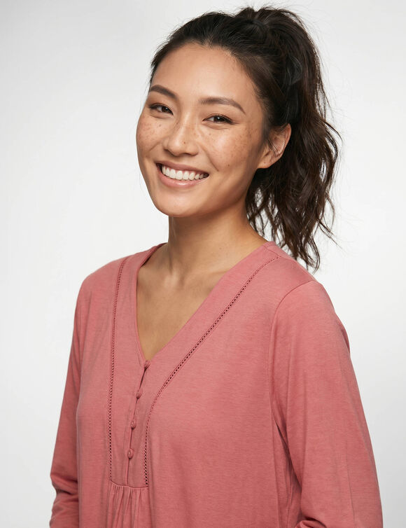 Chemise de nuit longue col boutonn&eacute; unie, manches longues (corail)