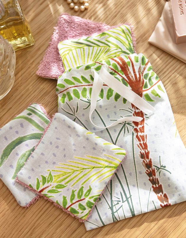 Upcycled vierkante reinigingsdoekjes - set van 4 met pochetje, verantwoorde aankoop, groen Upcycled vierkante reinigingsdoekjes - set van 4 met pochetje, verantwoorde aankoop, groen, hi-res