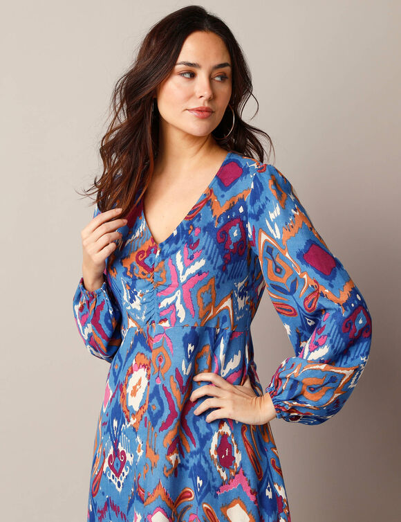 Robe longue col V, imprimé ikat (bleu)